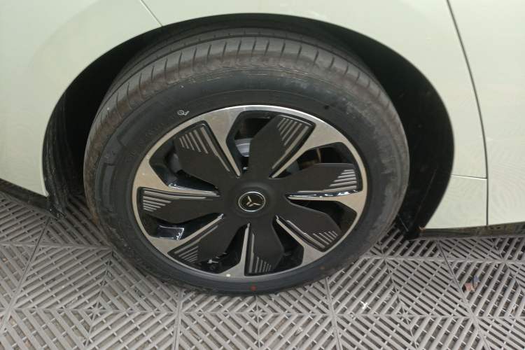 Used Hongqi Tiangong 05 2025 550 Smart Selection Exterior 3