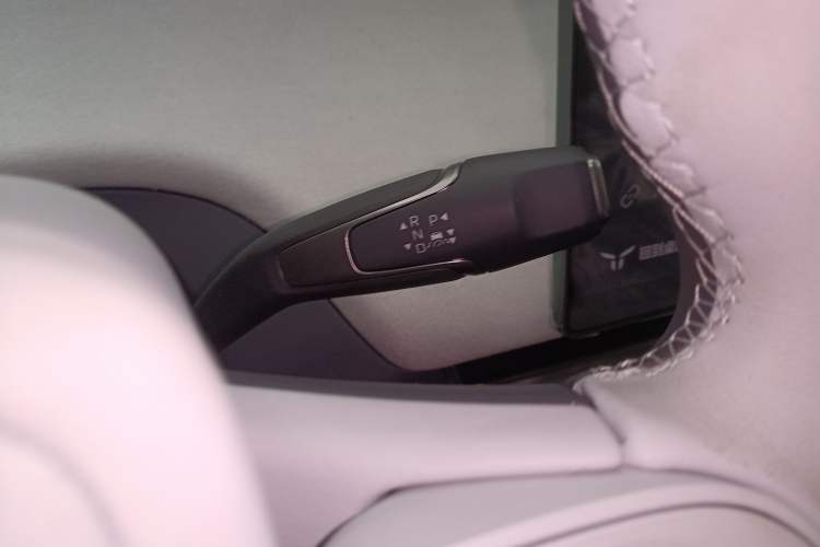Used Hongqi Tiangong 05 2025 550 Smart Selection Gear Lever