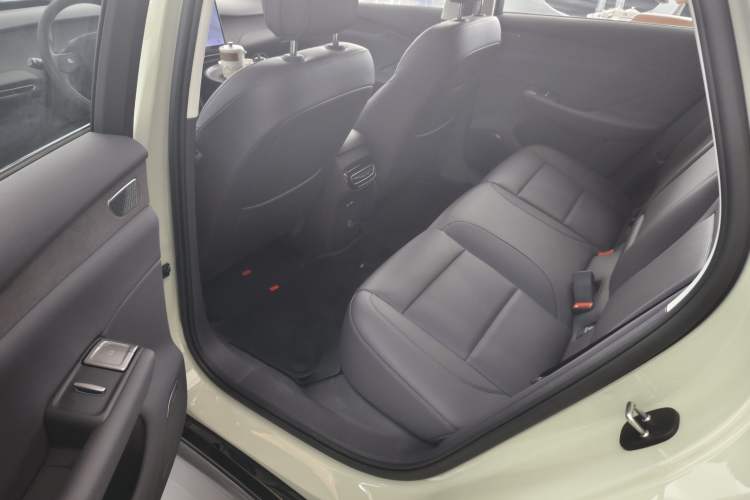 Used Hongqi Tiangong 05 2025 550 Smart Selection Interior 2