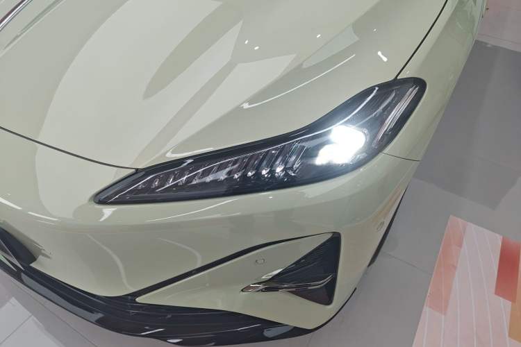 Used Hongqi Tiangong 05 2025 550 Smart Selection Left Front Headlight