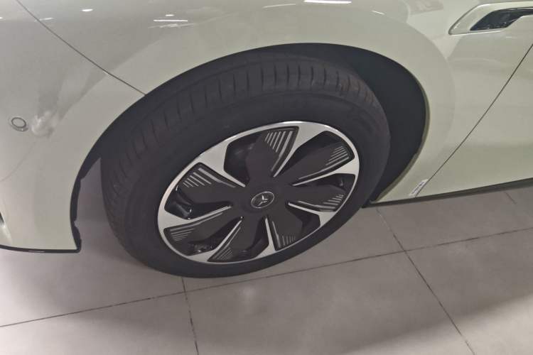 Used Hongqi Tiangong 05 2025 550 Smart Selection Left Front Wheel Hub