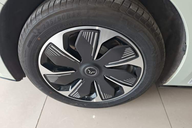 Used Hongqi Tiangong 05 2025 550 Smart Selection Left Front Wheel Hub