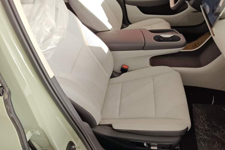 Used Hongqi Tiangong 05 2025 550 Smart Selection Right Front Seat