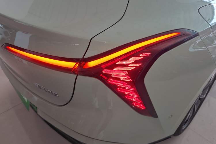 Used Hongqi Tiangong 05 2025 550 Smart Selection Right Rear Taillight
