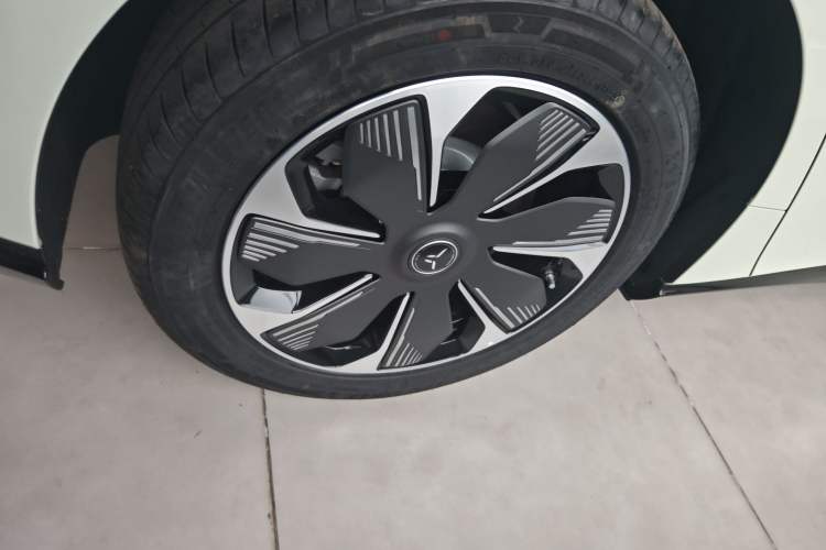 Used Hongqi Tiangong 05 2025 550 Smart Selection Right Rear Wheel Hub