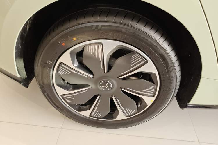 Used Hongqi Tiangong 05 2025 550 Smart Selection Right Rear Wheel Hub