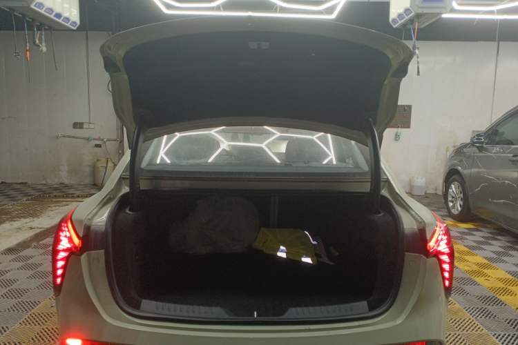 Used Hongqi Tiangong 05 2025 550 Smart Selection Trunk