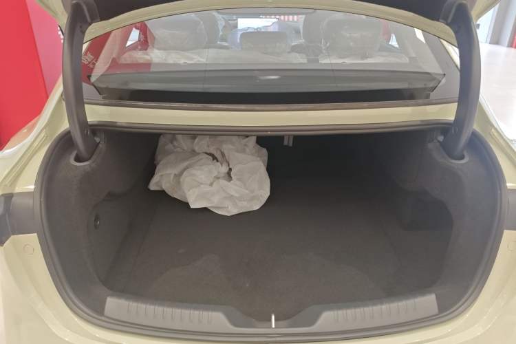 Used Hongqi Tiangong 05 2025 550 Smart Selection Trunk