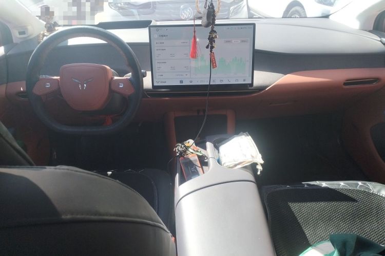 Used Hongqi Tiangong 05 2025 750 Smart Selection Center Console