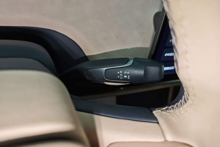 Used Hongqi Tiangong 05 2025 550 Smart Selection Gear Lever