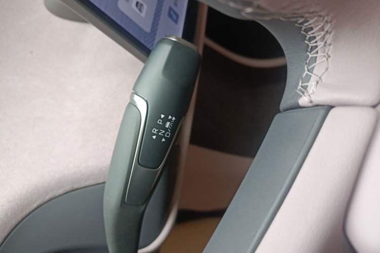 Used Hongqi Tiangong 05 2025 550 Smart Selection Gear Lever