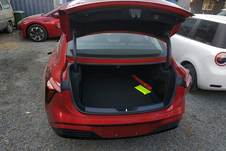 Used Hongqi Tiangong 05 2025 550 Smart Selection Trunk