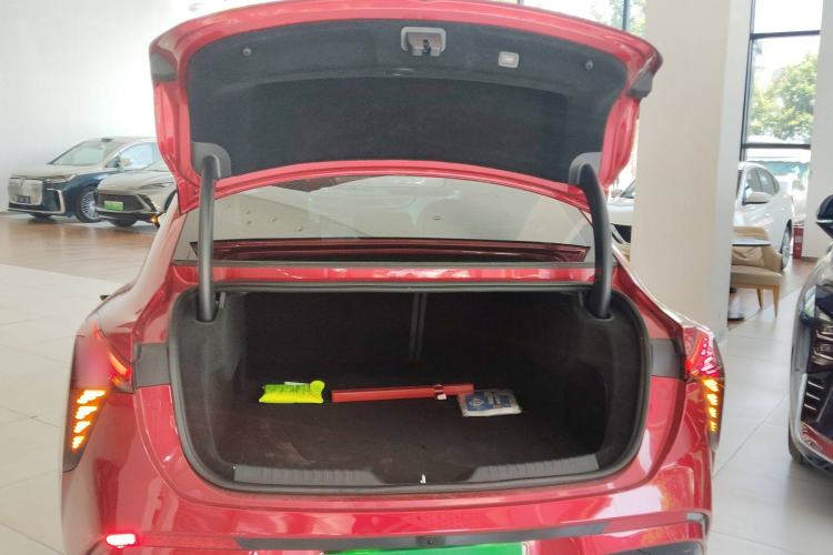 Used Hongqi Tiangong 05 2025 550 Smart Selection Trunk