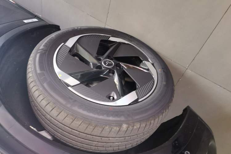 Used Hongqi Tiangong 06 2025 520 Smart Selection Edition Left Front Wheel Hub