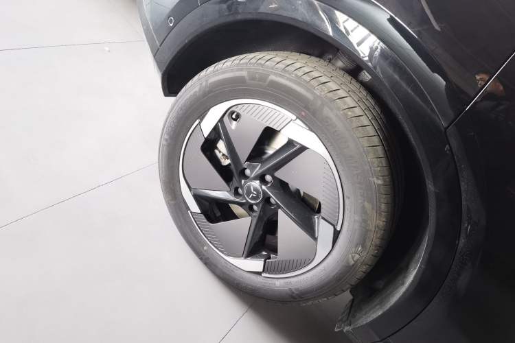 Used Hongqi Tiangong 06 2025 520 Smart Selection Edition Right Rear Wheel Hub