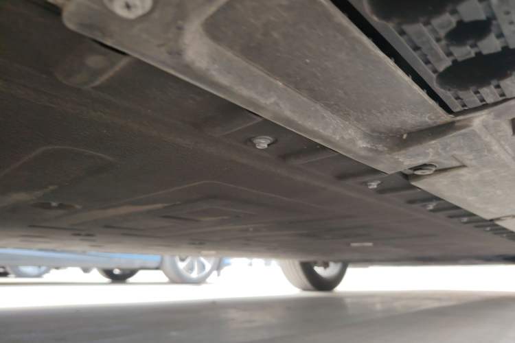 Used Hongqi Tiangong 06 2025 660 4x4 Smart Selection Edition Chassis Rear Right