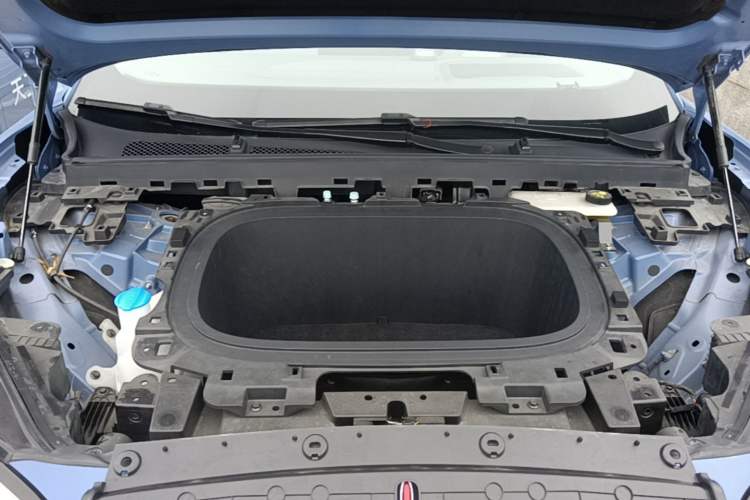 Used Hongqi Tiangong 06 2025 660 4x4 Smart Selection Edition Engine Bay