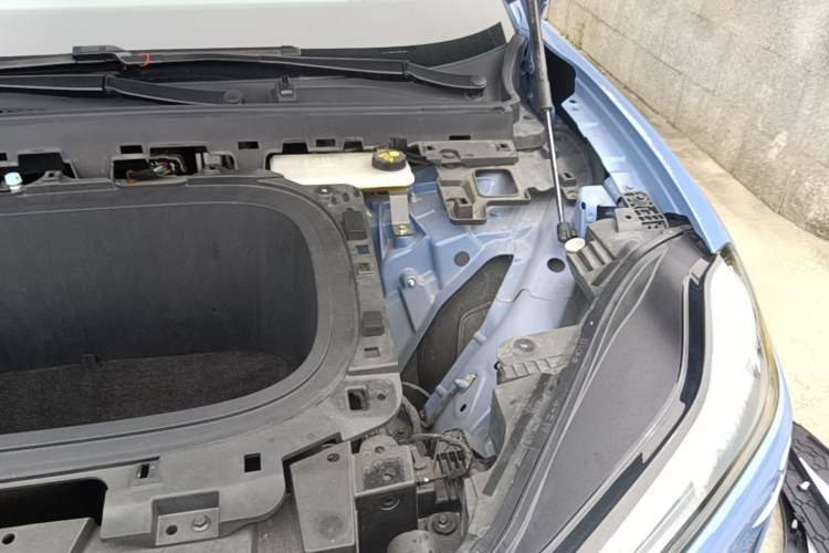 Used Hongqi Tiangong 06 2025 660 4x4 Smart Selection Edition Engine Bay Left
