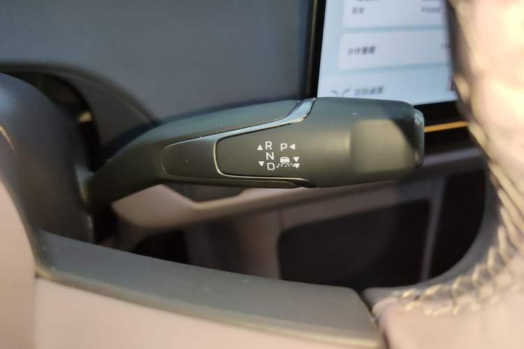 Used Hongqi Tiangong 06 2025 660 Four-Wheel Drive Version Gear Lever