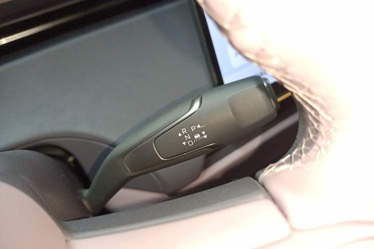 Used Hongqi Tiangong 06 2025 660 4x4 Smart Selection Edition Gear Lever