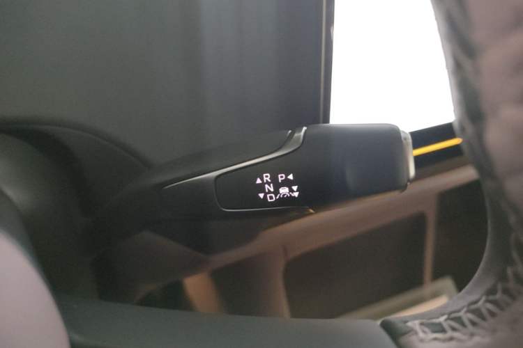 Used Hongqi Tiangong 06 2025 660 4x4 Smart Selection Edition Gear Lever
