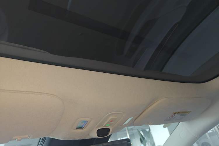 Used Hongqi Tiangong 06 2025 660 4x4 Smart Selection Edition Headliner