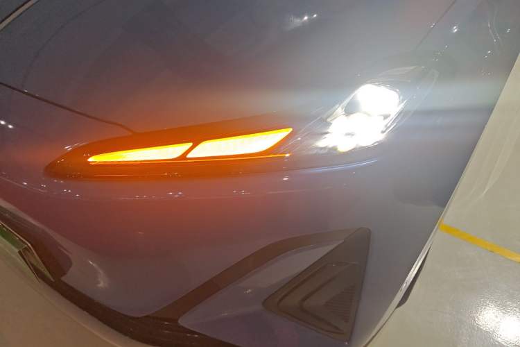 Used Hongqi Tiangong 06 2025 660 4x4 Smart Selection Edition Left Front Headlight