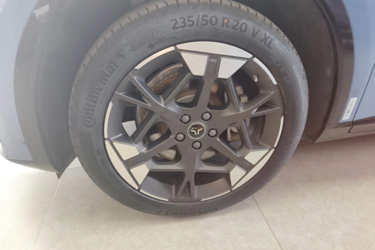 Used Hongqi Tiangong 06 2025 660 4x4 Smart Selection Edition Left Front Wheel Hub