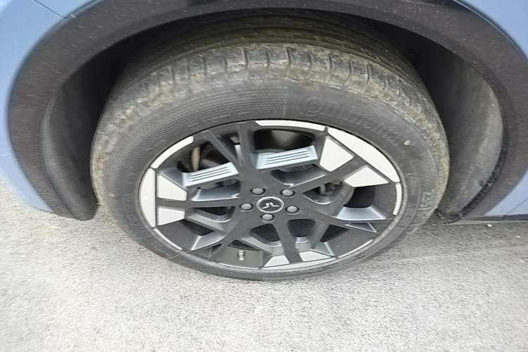 Used Hongqi Tiangong 06 2025 660 4x4 Smart Selection Edition Left Front Wheel Hub