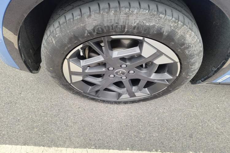 Used Hongqi Tiangong 06 2025 660 4x4 Smart Selection Edition Left Front Wheel Hub