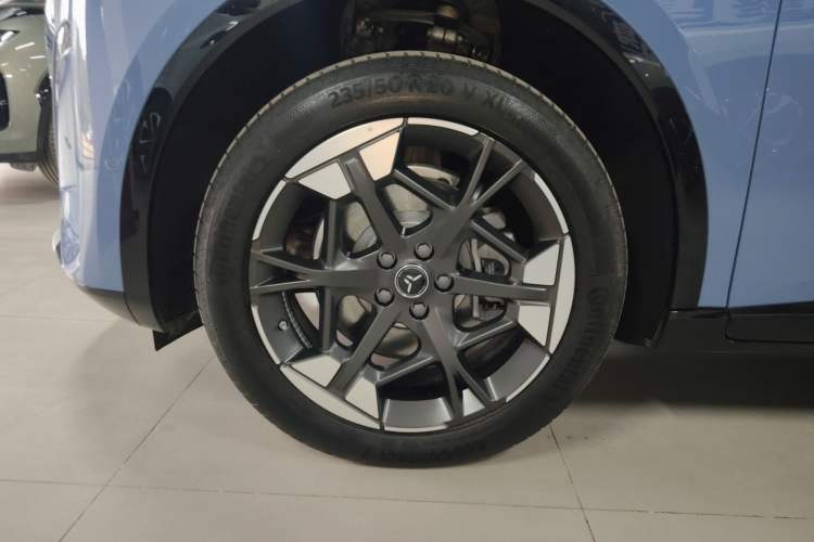 Used Hongqi Tiangong 06 2025 660 4x4 Smart Selection Edition Left Front Wheel Hub