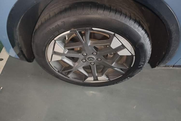 Used Hongqi Tiangong 06 2025 660 4x4 Smart Selection Edition Left Front Wheel Hub