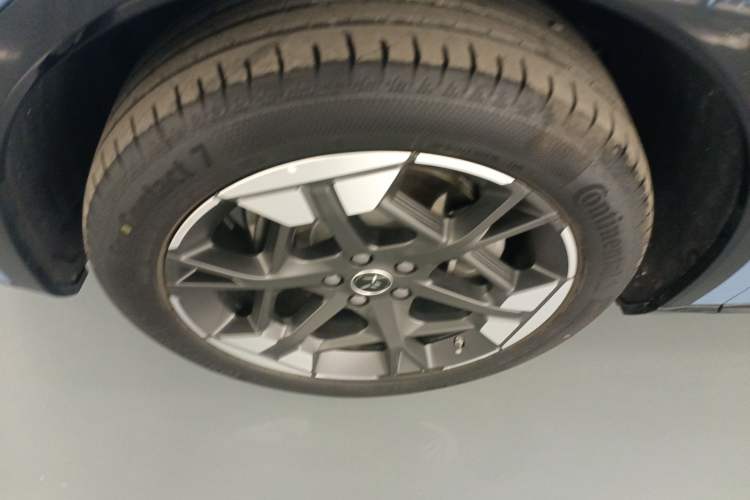 Used Hongqi Tiangong 06 2025 660 4x4 Smart Selection Edition Left Front Wheel Hub