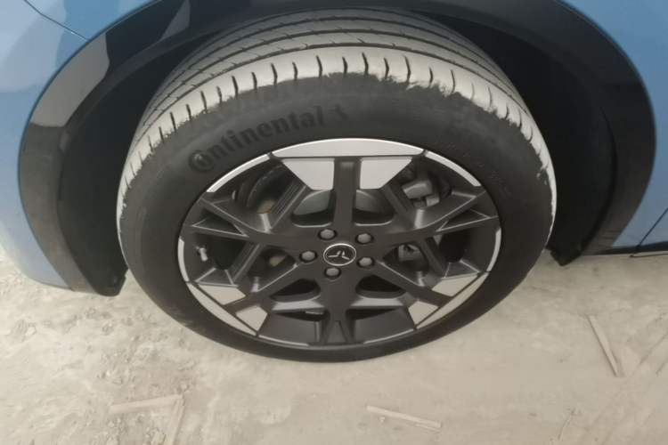Used Hongqi Tiangong 06 2025 660 4x4 Smart Selection Edition Left Front Wheel Hub
