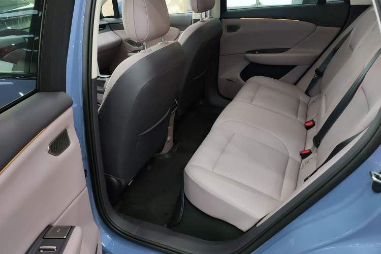 Used Hongqi Tiangong 06 2025 660 Four-Wheel Drive Version Left Rear Seat