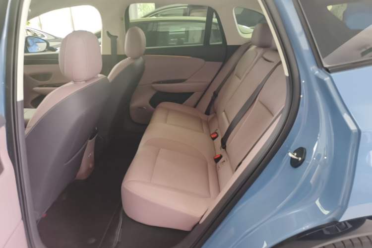 Used Hongqi Tiangong 06 2025 660 4x4 Smart Selection Edition Left Rear Seat