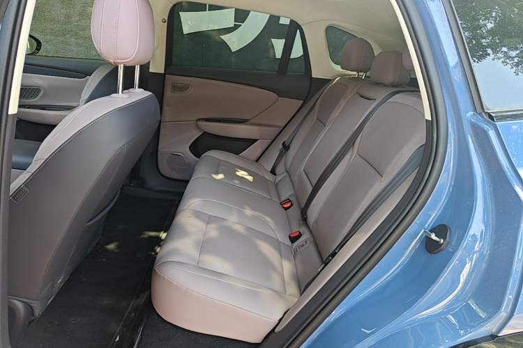 Used Hongqi Tiangong 06 2025 660 4x4 Smart Selection Edition Left Rear Seat