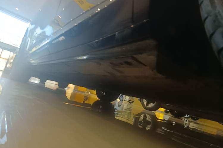 Used Hongqi Tiangong 06 2025 660 4x4 Smart Selection Edition Left Side Sill