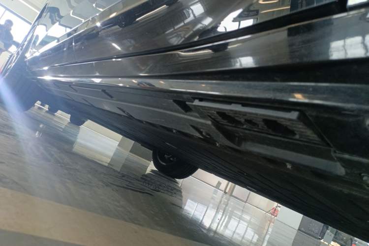 Used Hongqi Tiangong 06 2025 660 4x4 Smart Selection Edition Left Side Sill