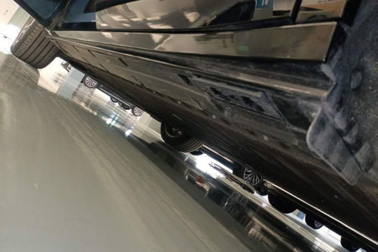 Used Hongqi Tiangong 06 2025 660 4x4 Smart Selection Edition Left Side Sill