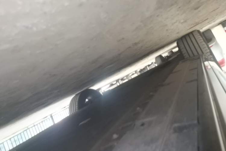Used Hongqi Tiangong 06 2025 660 4x4 Smart Selection Edition Left Side Sill