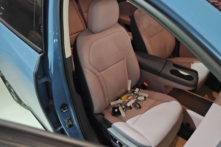 Used Hongqi Tiangong 06 2025 660 4x4 Smart Selection Edition Right Front Seat