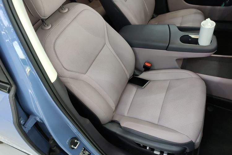 Used Hongqi Tiangong 06 2025 660 Four-Wheel Drive Version Right Front Seat