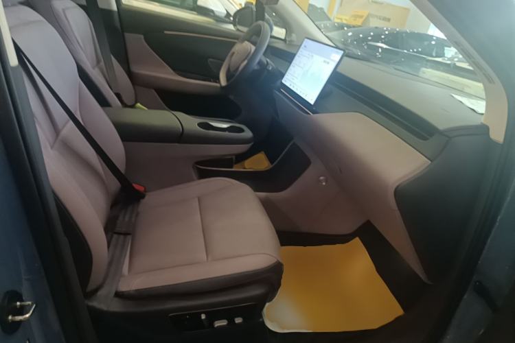 Used Hongqi Tiangong 06 2025 660 4x4 Smart Selection Edition Right Front Seat