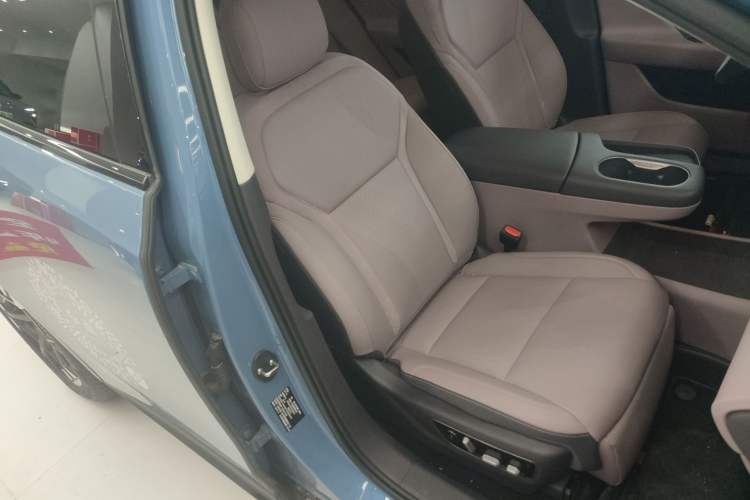 Used Hongqi Tiangong 06 2025 660 4x4 Smart Selection Edition Right Front Seat