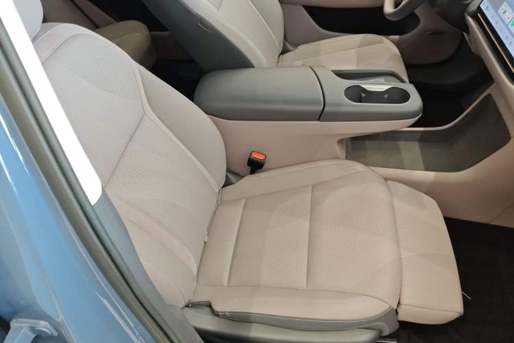 Used Hongqi Tiangong 06 2025 660 4x4 Smart Selection Edition Right Front Seat