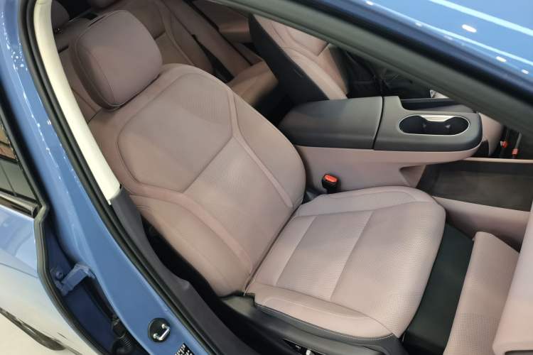 Used Hongqi Tiangong 06 2025 660 4x4 Smart Selection Edition Right Front Seat