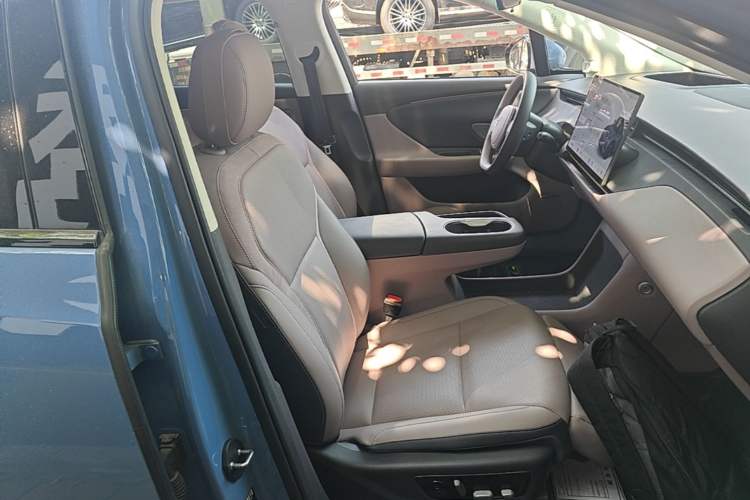 Used Hongqi Tiangong 06 2025 660 4x4 Smart Selection Edition Right Front Seat
