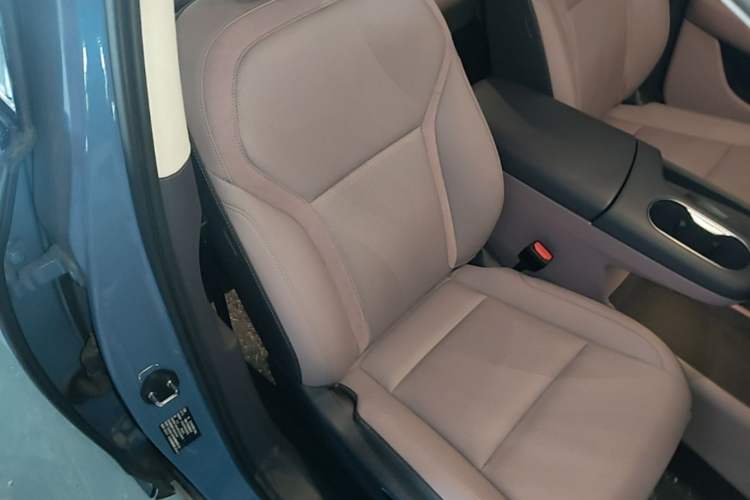 Used Hongqi Tiangong 06 2025 660 4x4 Smart Selection Edition Right Front Seat