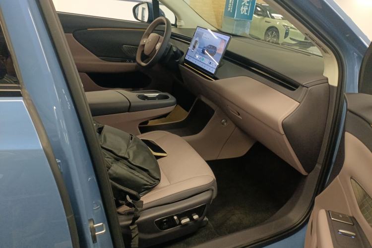Used Hongqi Tiangong 06 2025 660 4x4 Smart Selection Edition Right Front Seat